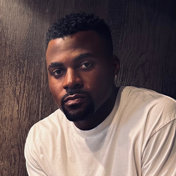 Meet your Posher, Max - Picture 1 of 1